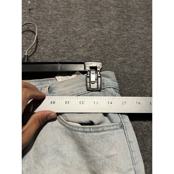 Levi's Womens Jeans Size 27x25 Blue Denim Mom Jeans Cotton Denim Light Wash - Picture 5 of 9